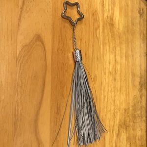 Shooting star keychain with reflective tassel